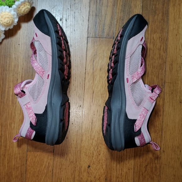 Lands' End Pink Sneaker Water Shoe - Picture 5 of 11